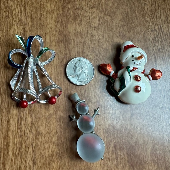 Christmas Pins group of 3  90s Brooches  snowman Christmas tree Sliver tone - Picture 3 of 6